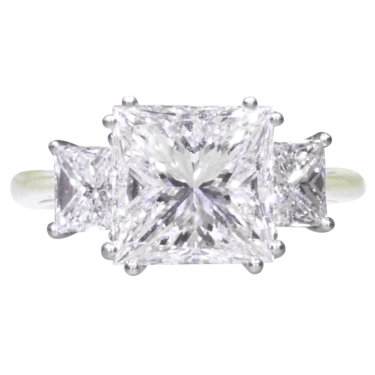 high-jewelry-princess-cut-diamond-ring
