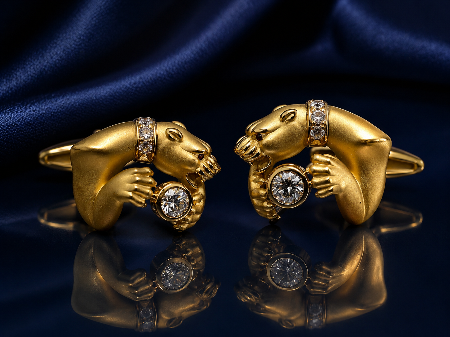 18K Yellow Gold Diamond Panther Cufflinks